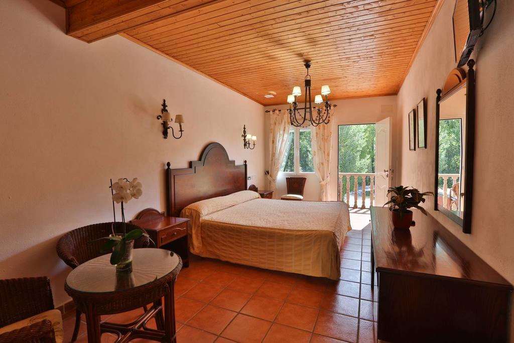 Hotel Rural Noguera De La Sierpe 阿罗约弗里奥 外观 照片